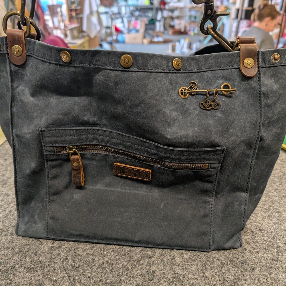 EUC Della Q waxed canvas Makers Rucksack Yarn Bag